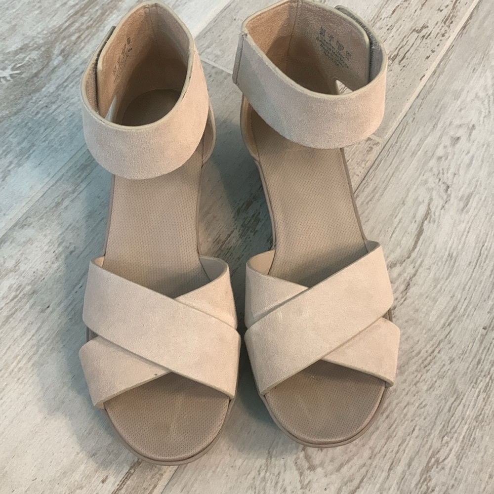 Naturalized sandals